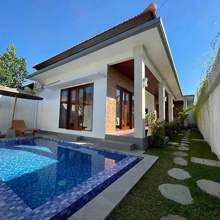 Sunny 3Br Retreat-Coastal Charm Vila